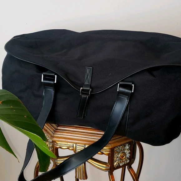 Giorgio Armani - Picture 1 of 12